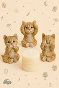 Conjunto Decorativo "Los Tres Gatos Sabios" Ciego/Sordo/Mudo - con Vela marfil