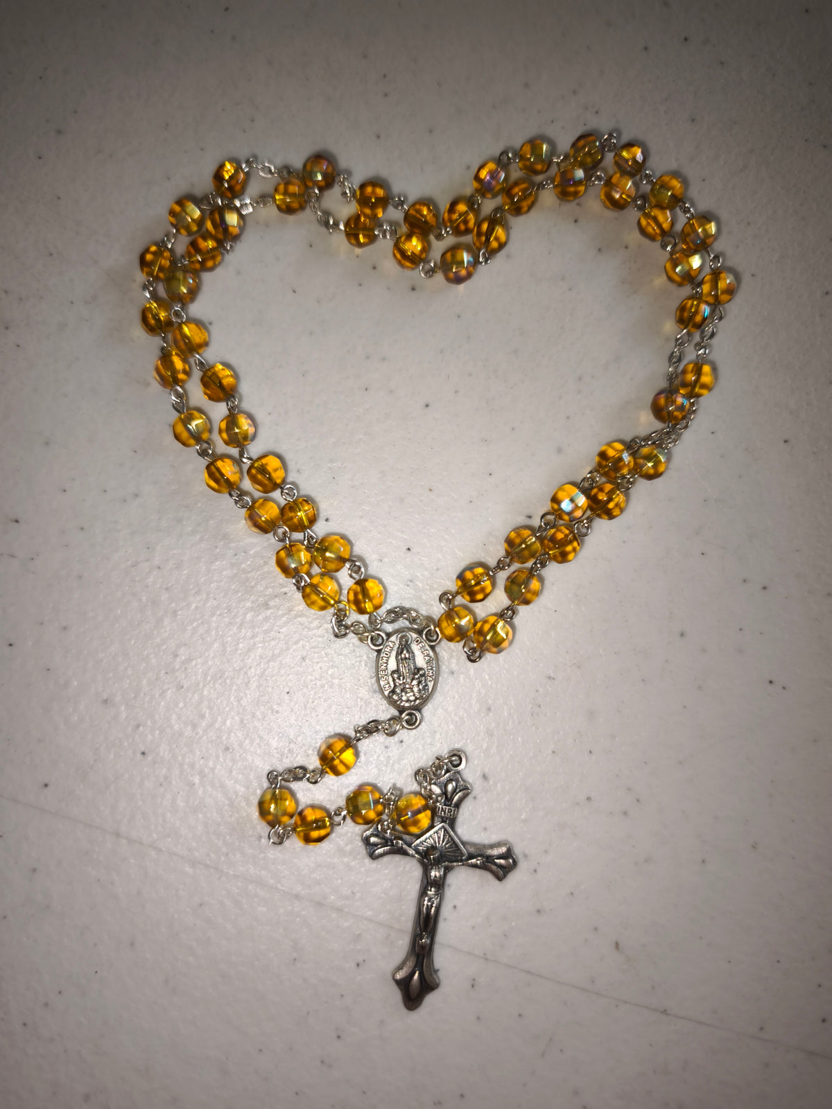 Terço em Cristal Amarelo | Feito à Mão | Terço Católico Elegante