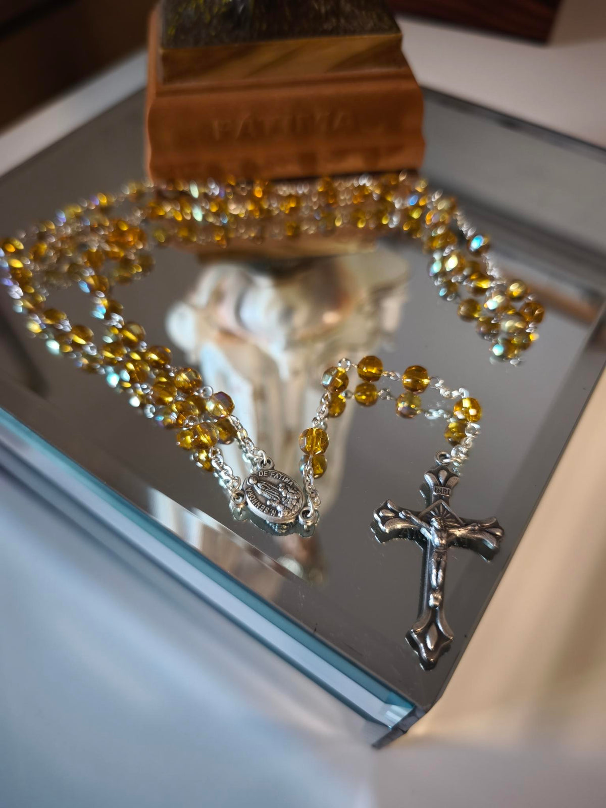 Terço em Cristal Amarelo | Feito à Mão | Terço Católico Elegante